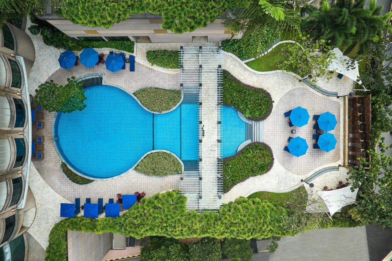 Hotel The Westin Kuala Lumpur Exteriér fotografie Aerial view of the pool