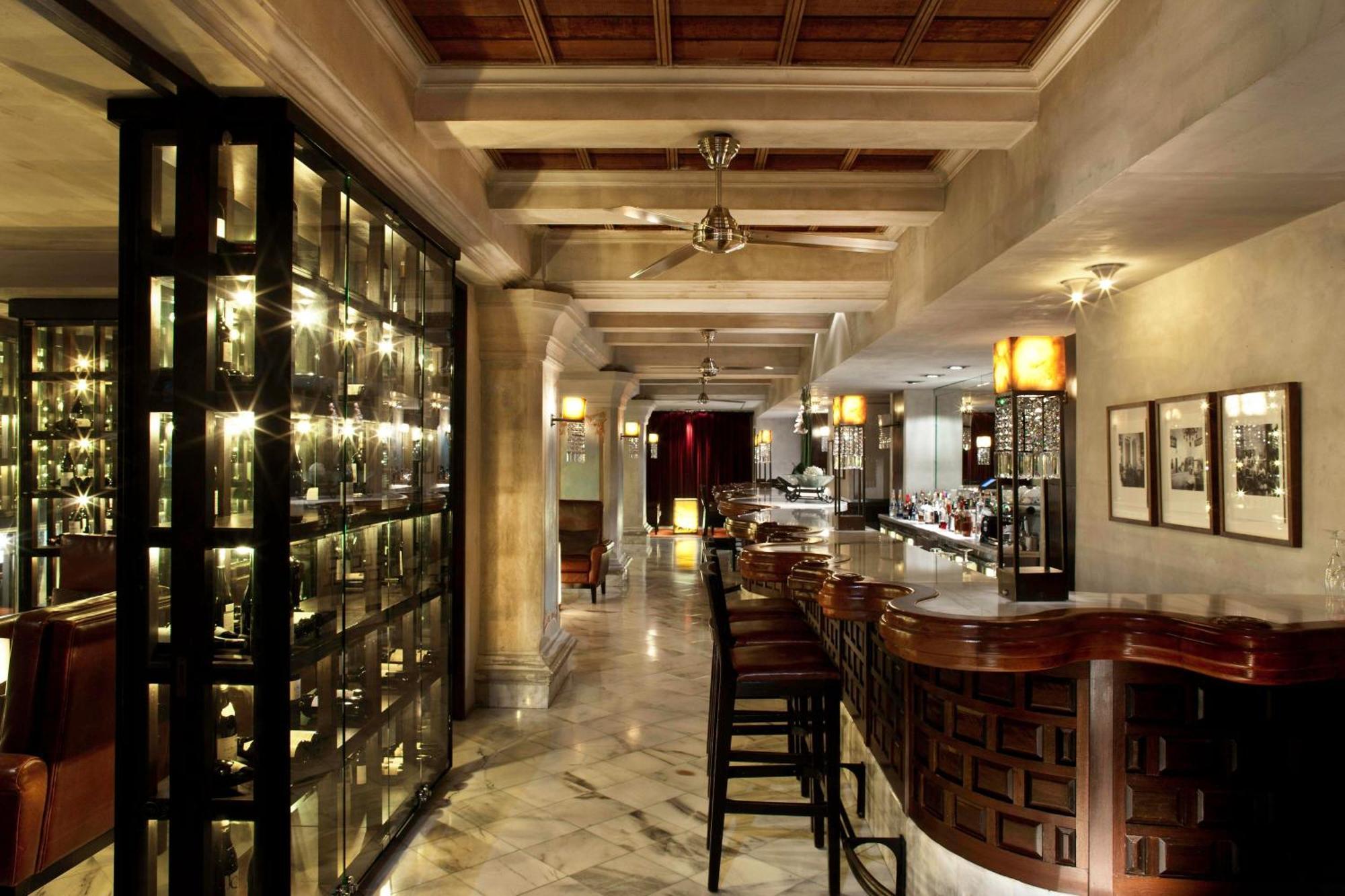 Hotel The Westin Kuala Lumpur Exteriér fotografie The bar at the Mandarin Oriental, Bangkok
